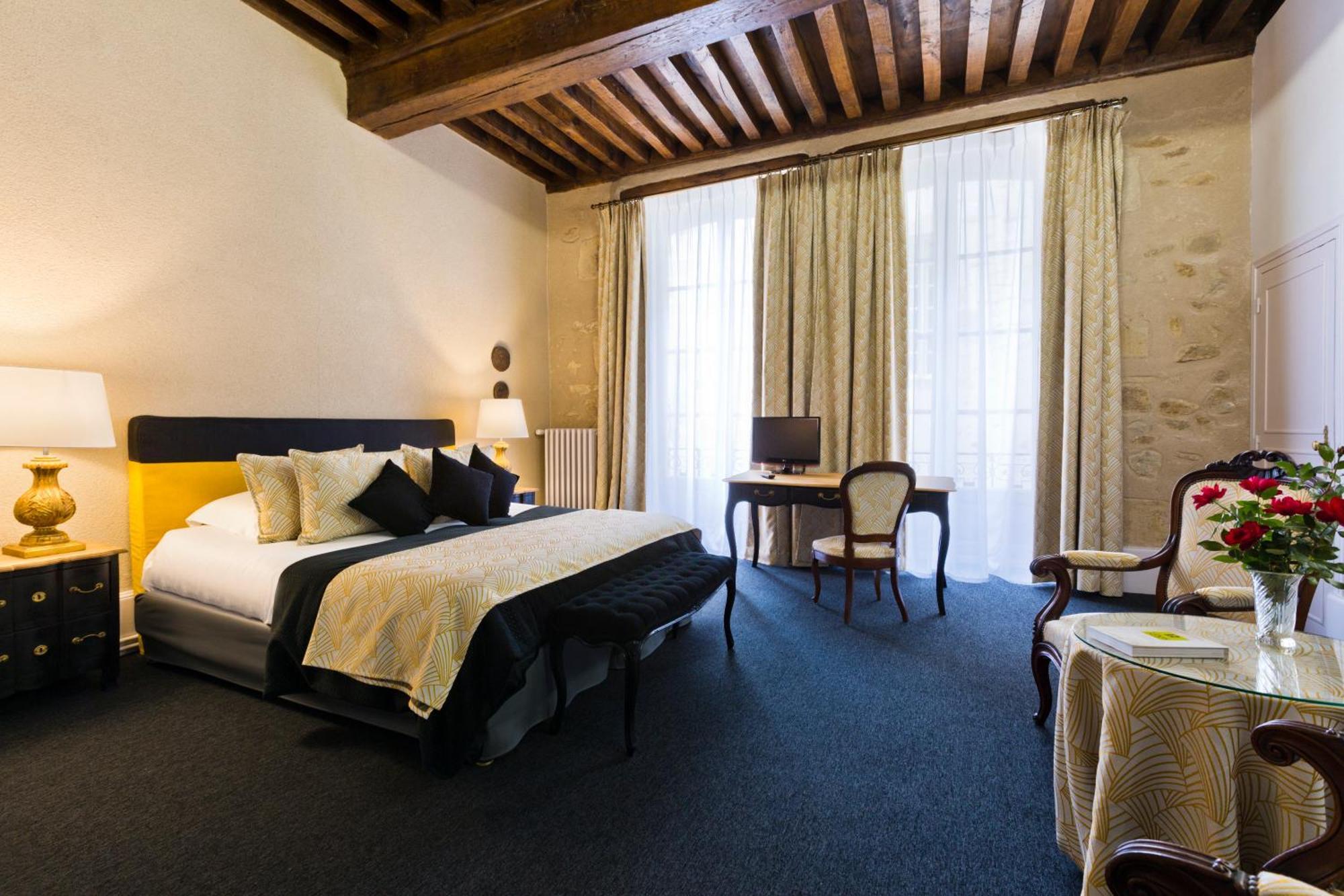 Hotel Hob Montespan Talleyrand Bourbon-lʼArchambault Exterior foto