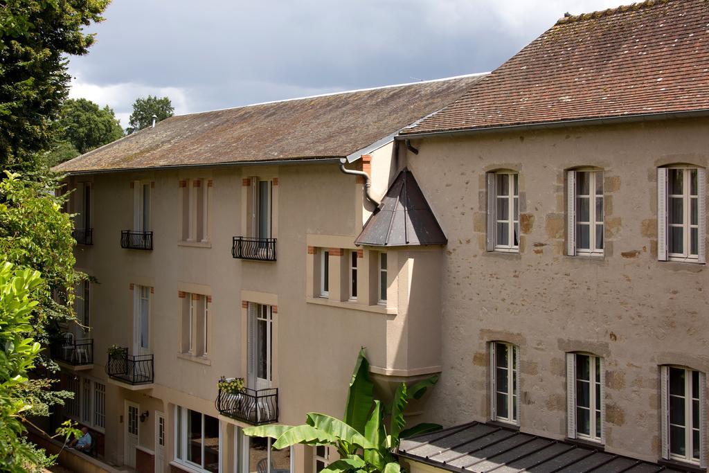 Hotel Hob Montespan Talleyrand Bourbon-lʼArchambault Exterior foto
